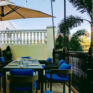 K Club Bar &amp; Bistro