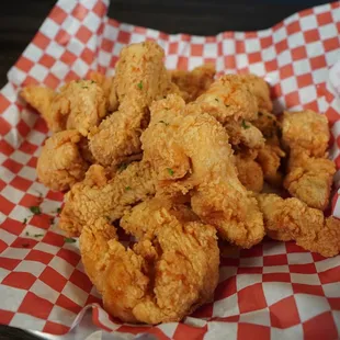 chicken wings, food, bbq wings, chicken, bbq chicken, poultry, fried chicken wings, fried chicken, chicken wings and fried chicken