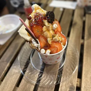 Bubble waffle mango dessert