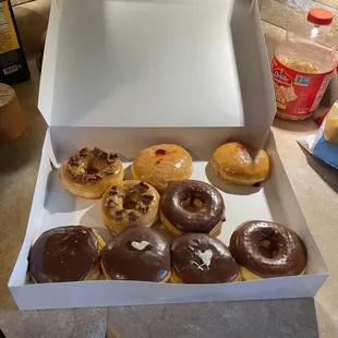 Hard to find a full dozen around this house, but this is close.