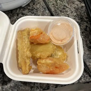 Tempura veggies came with the food for free nice!!