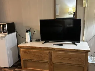 Cedar Court Motel