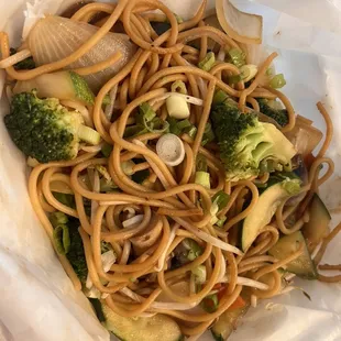 Vegetable lo mein