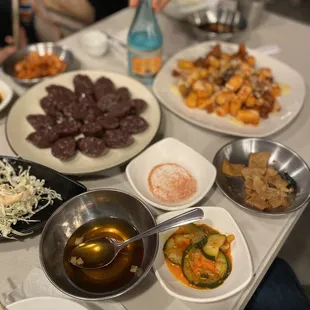 Soondae, popcorn chicken ddukpokgi, banchan