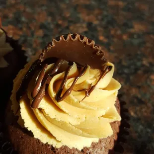 Amazingly delicious peanut butter cup cupcakes!!!!