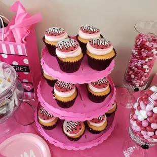 Strawberry lemonade cupcakes