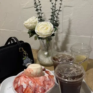 Strawberry bingsu
