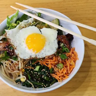 Bibimbap with chicken.