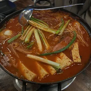 Kimchi Jjigae