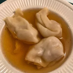 Wow, no impressed. Wontons barely have any filling. And there's nothing else in this soup. Quite disappointing.