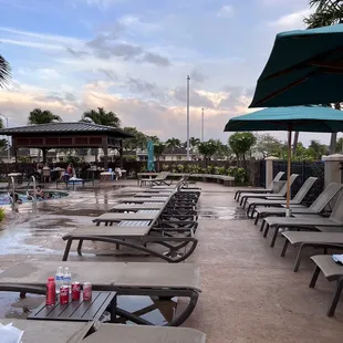 Many chairs to lounge in