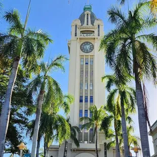 Check-in outside Aloha Tower