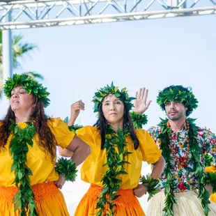 Hula From the Heart (Ka Pā Hula O Kawailehua) makuahine &amp; kāne (women and men) performing at the Antelope Valley Fair 2020