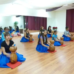 Noho hula with ipu heke