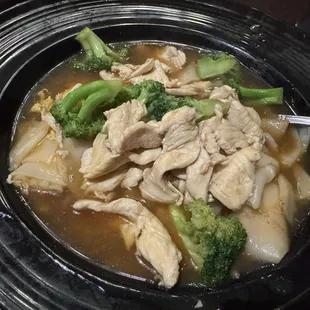 GF Lad Nar with chicken-no onion or garlic