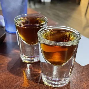 two glasses of tea