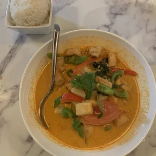 Pineapple Curry (Spicy*)