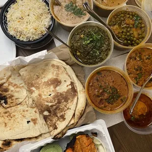 Tandoori chicken, naan, basmati, butter chicken, paneer tikka masala, chicken tikka masala, aloo mutter, palak paneer