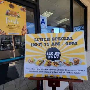 a sign for lunch special