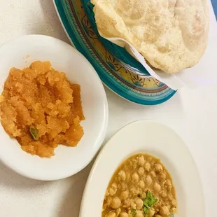 Halwa puri