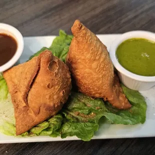 crispy veg samosa