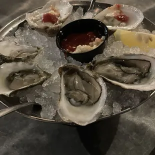 6 happy hour oysters