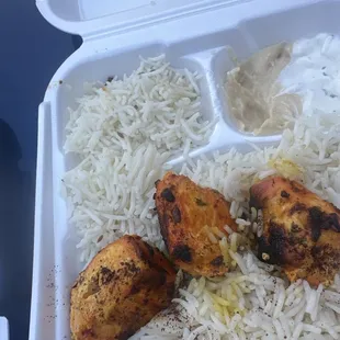 No special sauces, very slow service. The wired sauce and "humus" in the corner had no flavour. The chicken was tender though.