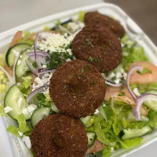 Falafel salad