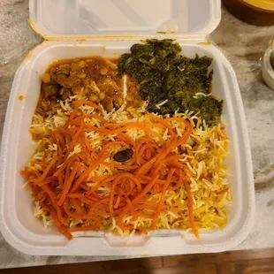 Qabili palau with one raisin.