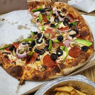 Combo pizza medium size