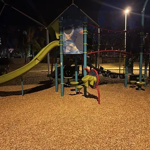 Play structure jungle gym