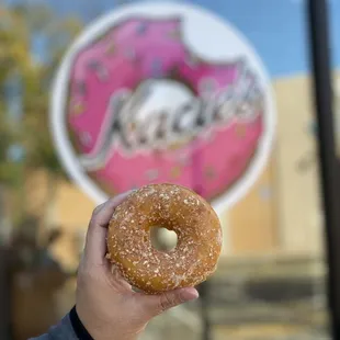 Ig:@eat_with_jeleneeee | Crumb donut