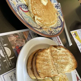 Food GOOD service AWFUL
