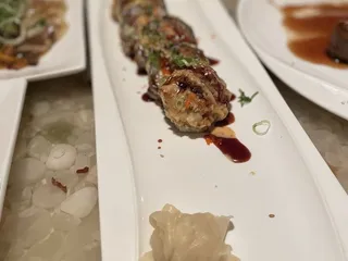 Raku Sushi & Lounge