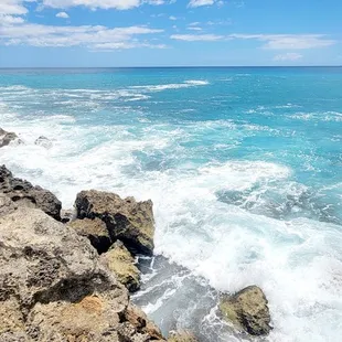 Crashing waves (08/27/24). #KaenaPointStatePark #Waianae #Hawaii #KaenaPoint #StatePark