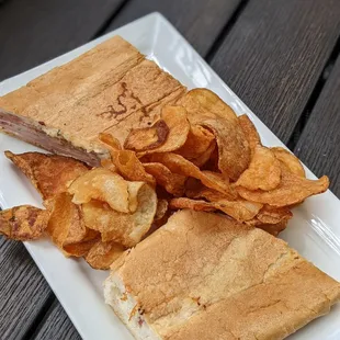 Cuban with kettle chips