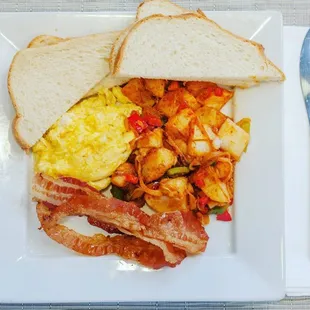 a plate of breakfast food