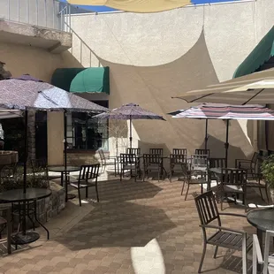 Patio dining, beautiful, peaceful, clean.