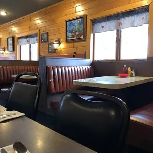 booths and tables