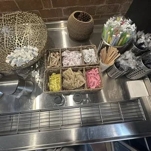Condiment/Utensils Bar