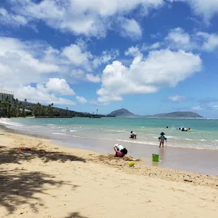 Mellow family friendly and not crowded. Gonna need to bring your parking karma for a spot in the small lot!