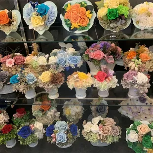 Floral arrangements (preserved flowers)