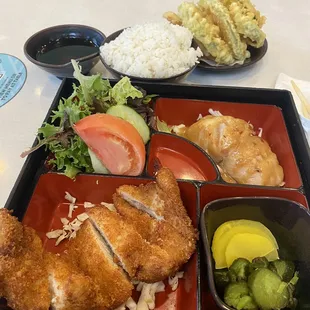 3 choice: all vegetable tempura, chicken katsu, and butterfish !