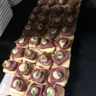 Beef with Gorgonzola garlic mousse