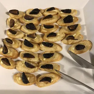 Bruschetta with Brie and fig