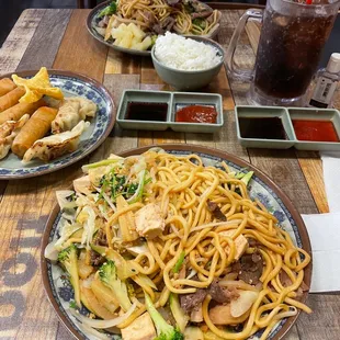 Noodles, egg rolls, fried chip thingies and potstickers.