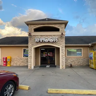the front entrance of a restaurant
