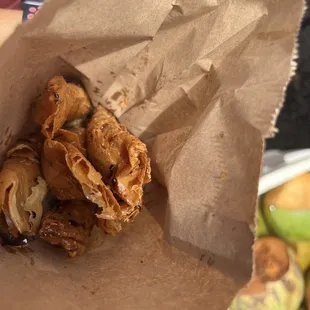 Banana lumpia is da best!