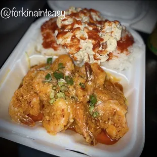 Garlic Shrimp Plate (added sriracha over Mac)