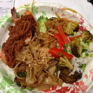 We took our food to a potluck and this is what my plate looked like. All of it was from this truck.